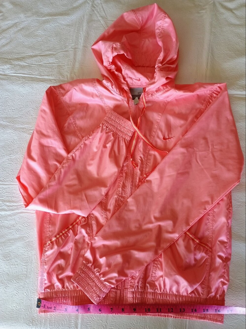 Nike Pink and Beige Activewear Jacket and Cargo Pants - Picture 6 of 15